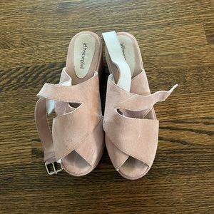 Light pink flatforms